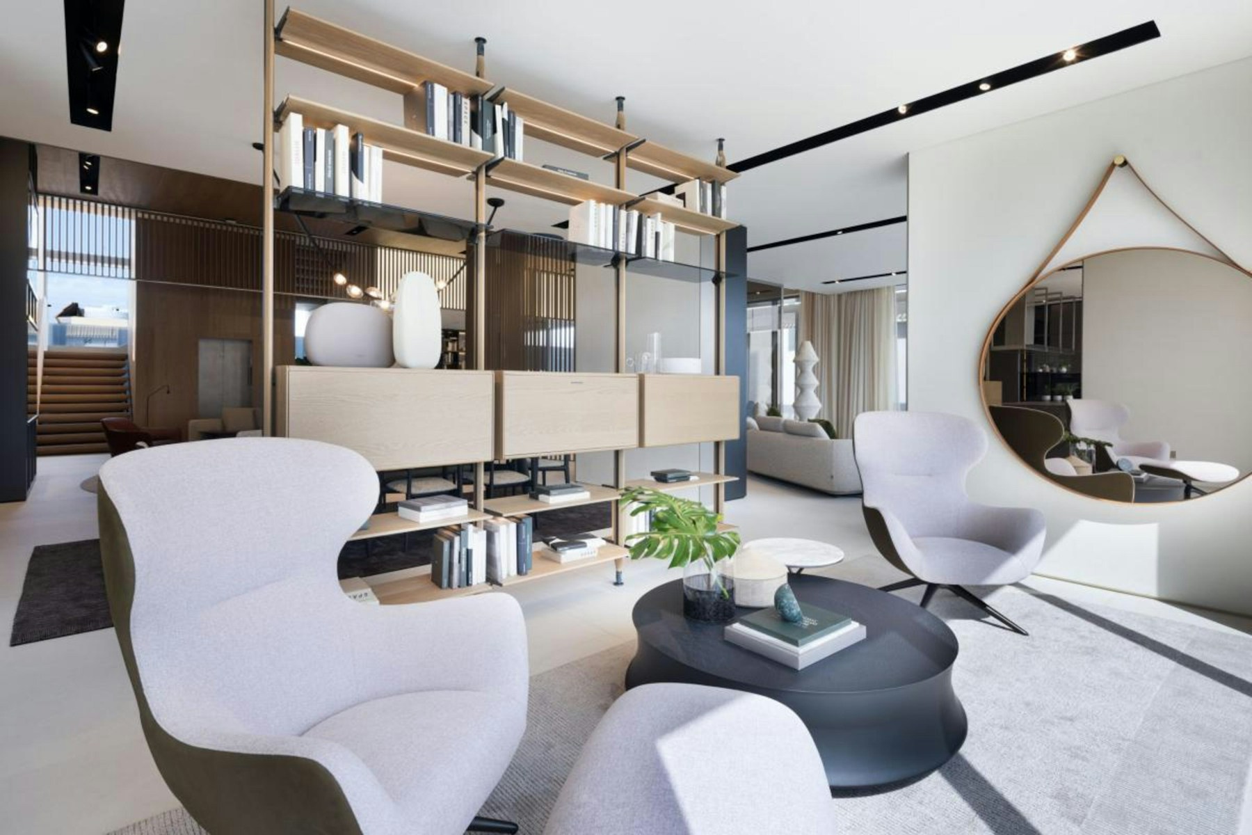 Arc lounge chair
